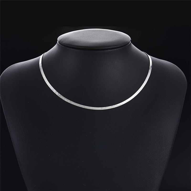 Platte Slangbeenketting Monochroom Zinklegering Sleutelbeenketting Eenvoudige Stijl