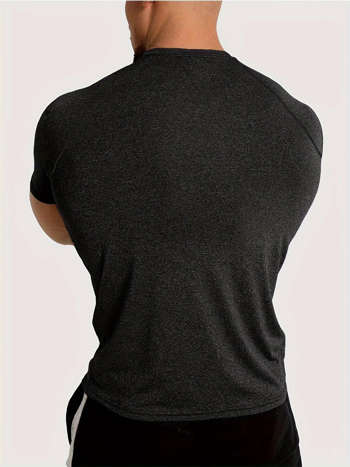 Effen slim-fit sport-T-shirt met ronde hals en korte mouwen voor heren